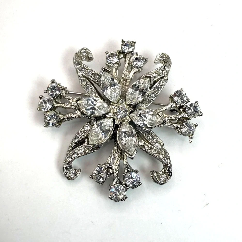 VTG Silver Tone Rhinestone Snowflake Brooch – Crystal‎ Starburst Statement Pin